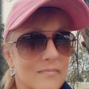 Meet your Posher, Suzanne